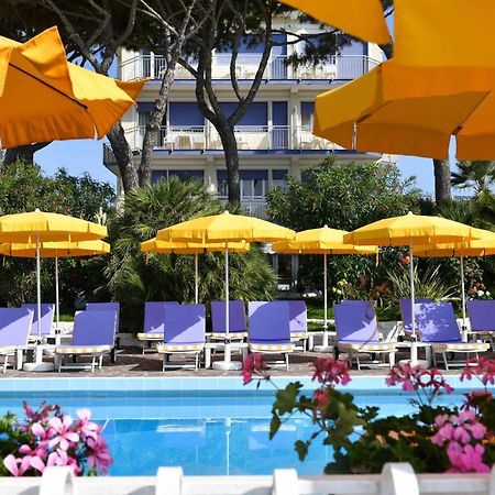 Hotel Majestic Лідо-ді-Єзоло Екстер'єр фото