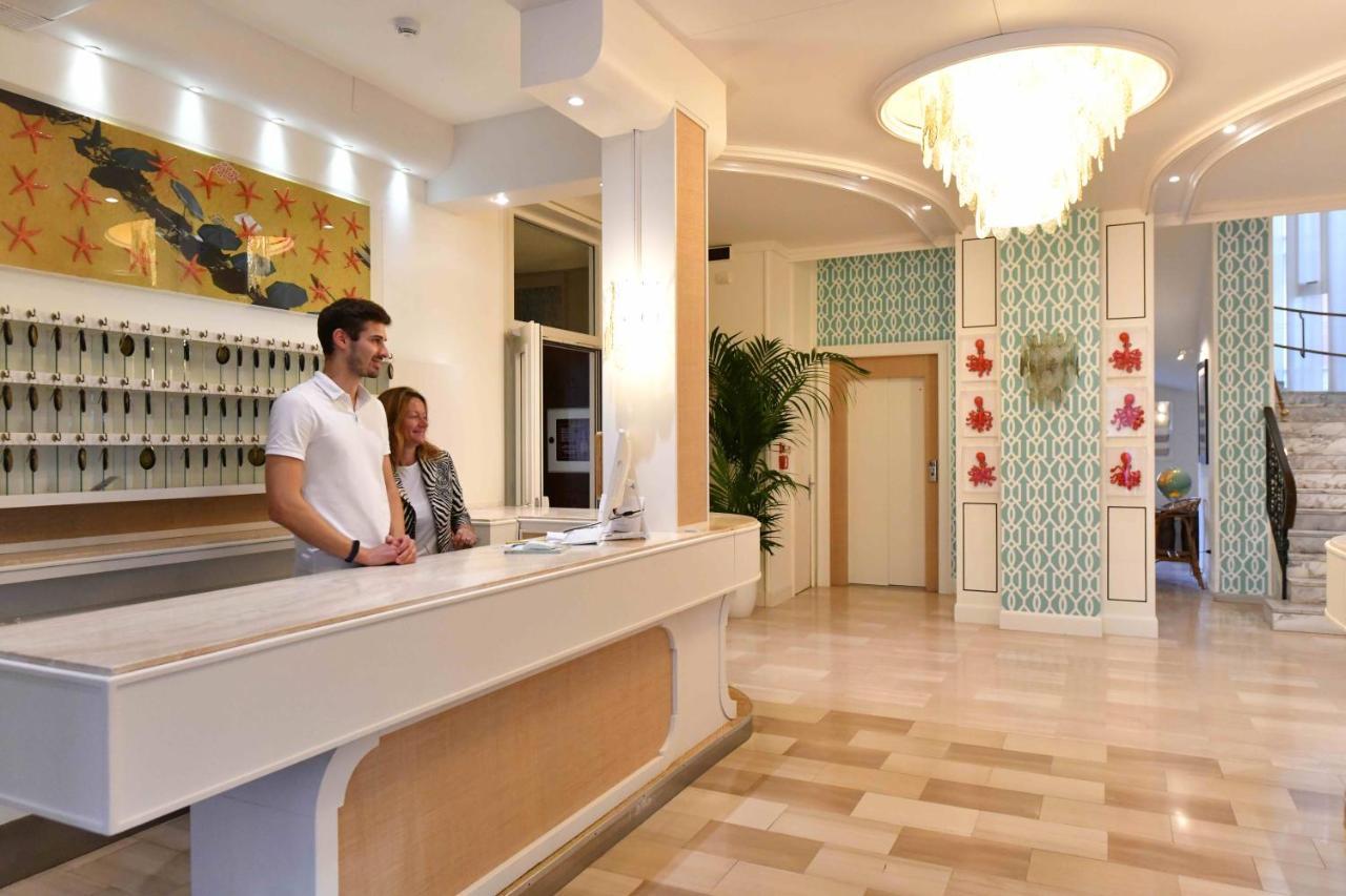 Hotel Majestic Лідо-ді-Єзоло Екстер'єр фото