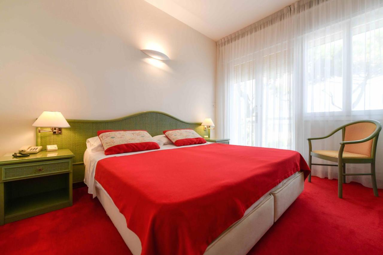 Hotel Majestic Лідо-ді-Єзоло Екстер'єр фото