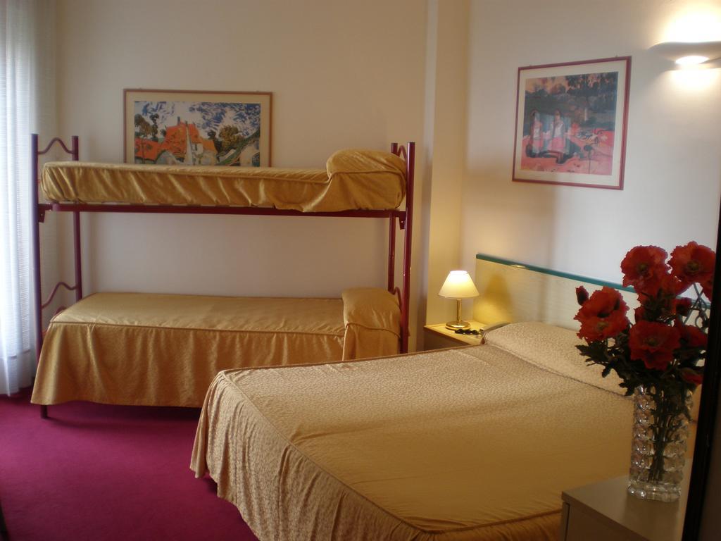 Hotel Majestic Лідо-ді-Єзоло Номер фото