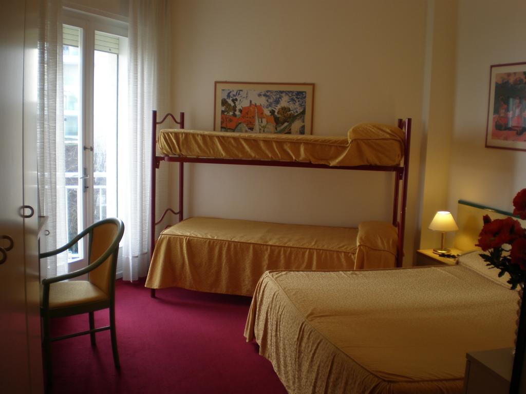 Hotel Majestic Лідо-ді-Єзоло Номер фото