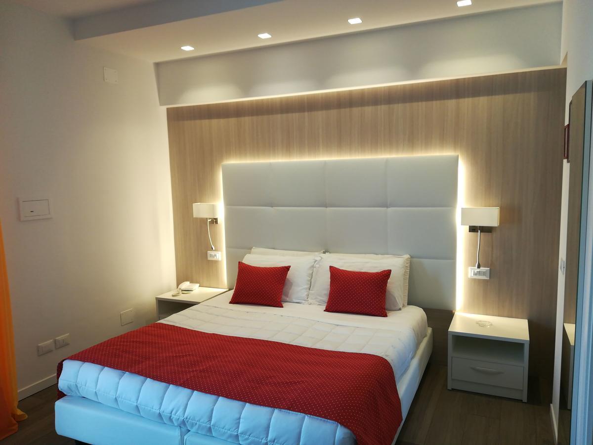 Hotel Majestic Лідо-ді-Єзоло Екстер'єр фото